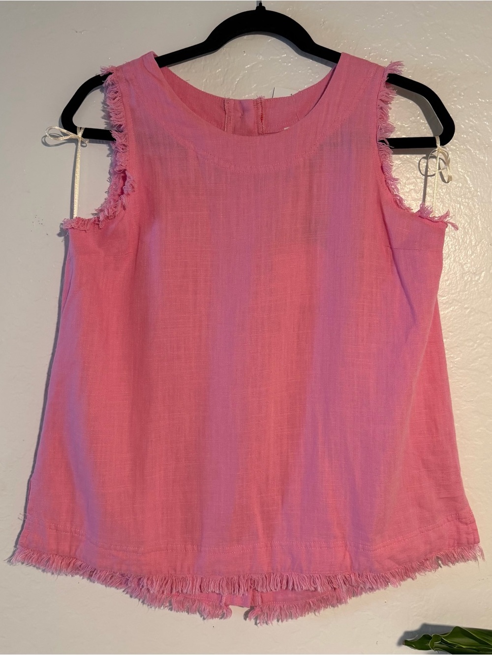 NWT Umgee Pink Top Small Sleeveless Raw Edge Fringe Linen Blend Button Back